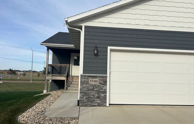 HUGE 4 Bedroom- 2- Bath with Full Basement -SE Sioux Falls