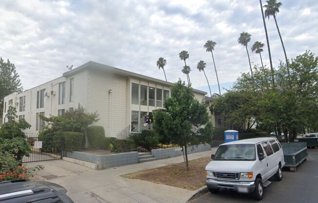 1 BED 1 BATH IN LOS ANGLES !!