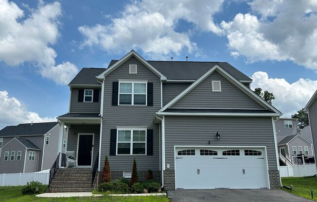 Spacious 4-Bedroom Home with Stainless Steel Appliances and 2-Car Garage in Chester, VA