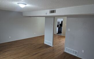 3 beds, 1.5 baths, 1,375 sqft, $1,995, Unit 2405