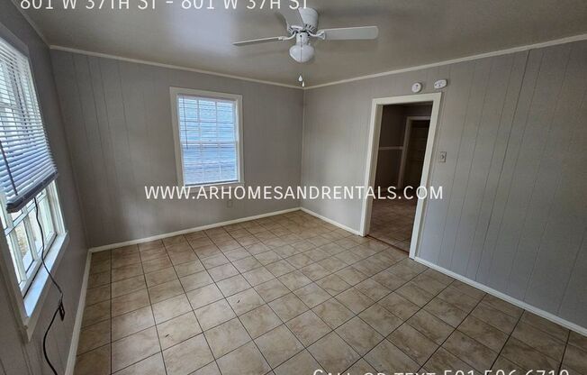 3 beds, 1 bath, 968 sqft, $895