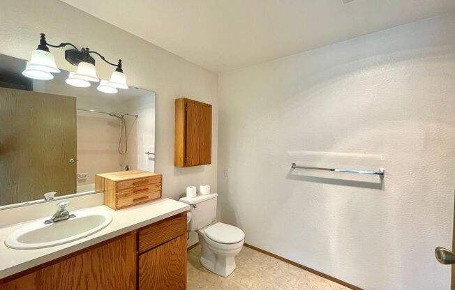 2 beds, 2 baths, $2,100, Unit UNIT C 10