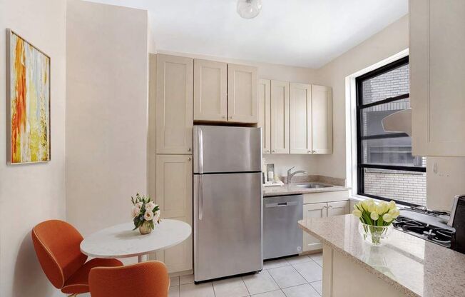414 W 121 ST