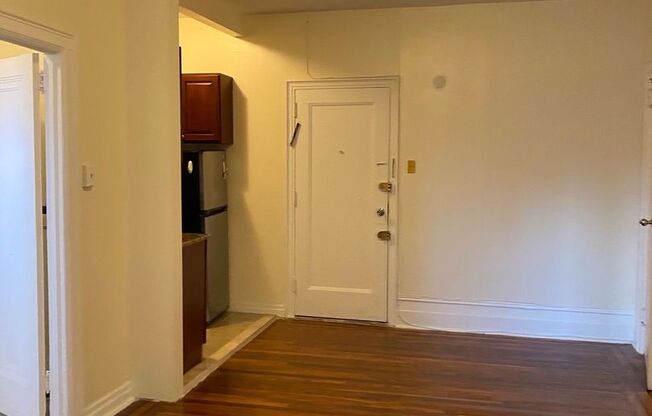 Studio, 1 bath, $1,750, Unit D25