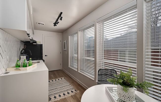 1 bed, 1 bath, 600 sqft, $1,359, Unit 14