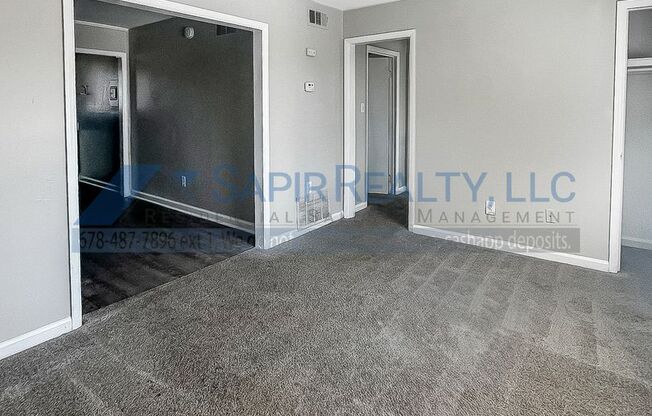 1 bed, 1 bath, $995, Unit Y4