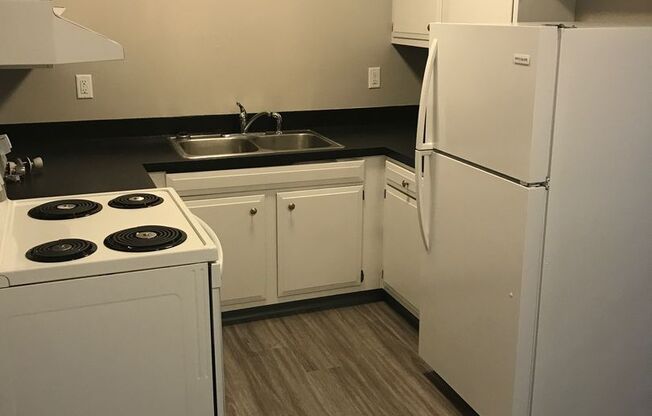 2 beds, 1 bath, $675, Unit 38