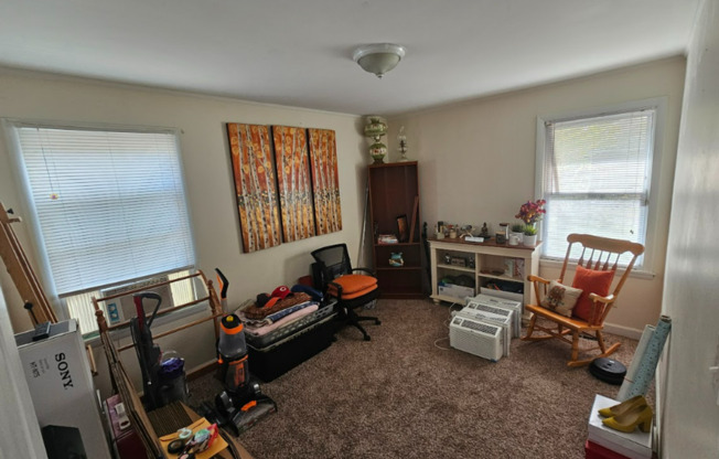 2 beds, 1 bath, $1,150