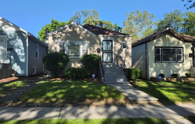 Enjoy the blend of comfort and functionality in this 5 bed 1 bath West Pullman home, ready for you to move in and make it your own.