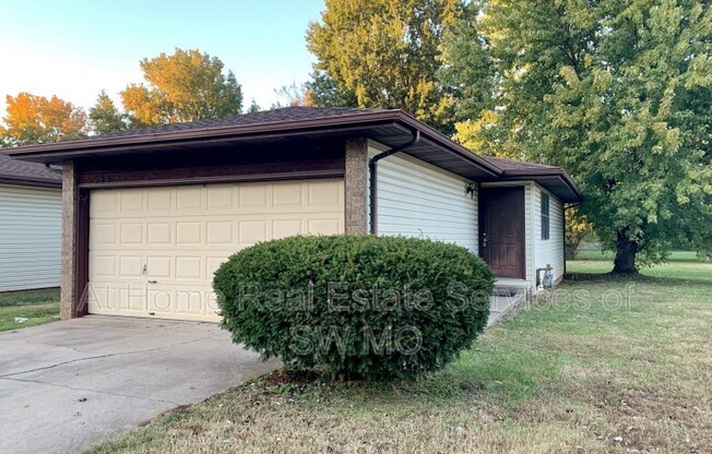 525 W EDGEWOOD