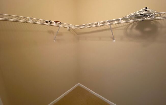 3 beds, 2 baths, $1,699, Unit # 229