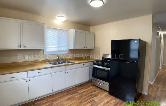 3 Bedroom 1 Bathroom By Huff Park!!