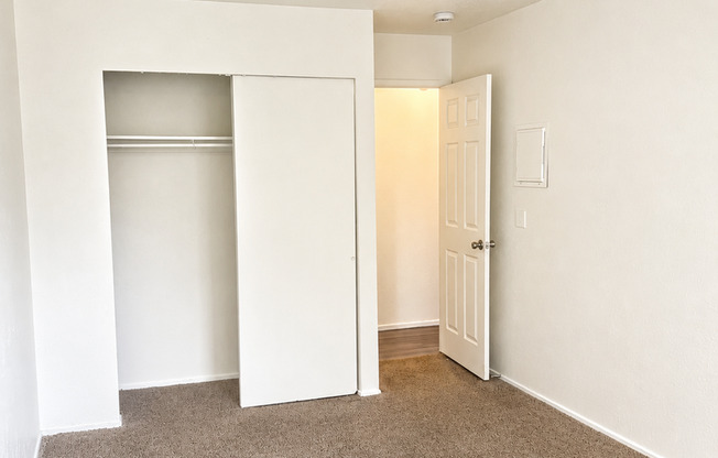 2 beds, 1 bath, 850 sqft, $1,295, Unit 09C