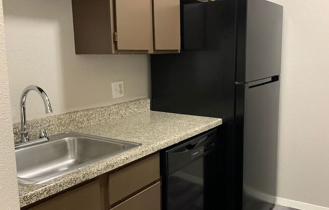 1 bed, 1 bath, 545 sqft, $795, Unit 2402