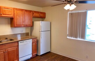 2 beds, 1 bath, 1,000 sqft, $2,400, Unit 10