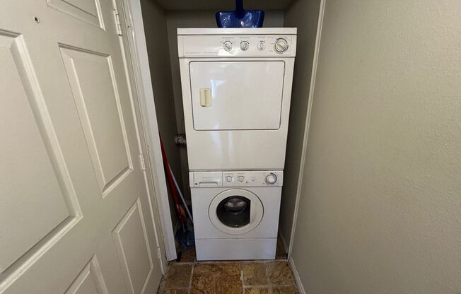 1 bed, 1 bath, $995, Unit # #T 3