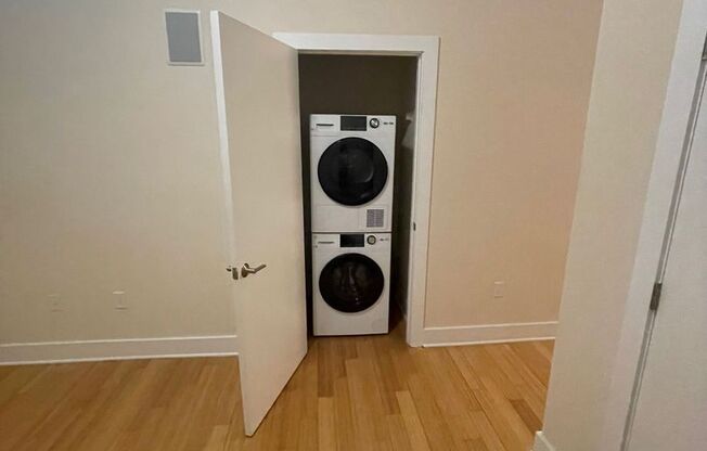 2 beds, 2 baths, 865 sqft, $1,400, Unit 119