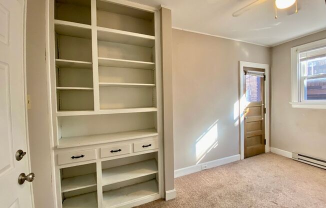 3 beds, 1 bath, 1,000 sqft, $1,500, Unit Unit 1