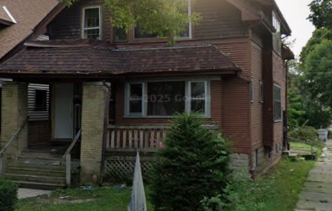 Get $300 off your first month’s rent– Ready for Move-In!