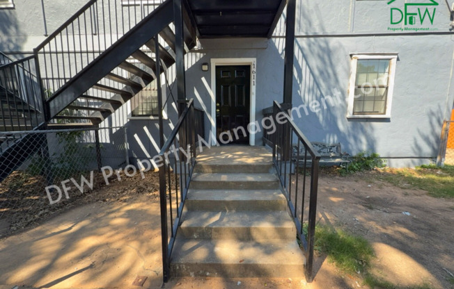 Cozy 2-Bedroom Ground Floor Apartment in Irving – Convenient Location, Comfortable Living!
