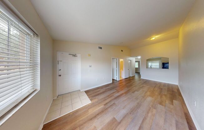 2BD/2BA Condo in Briar Bay!