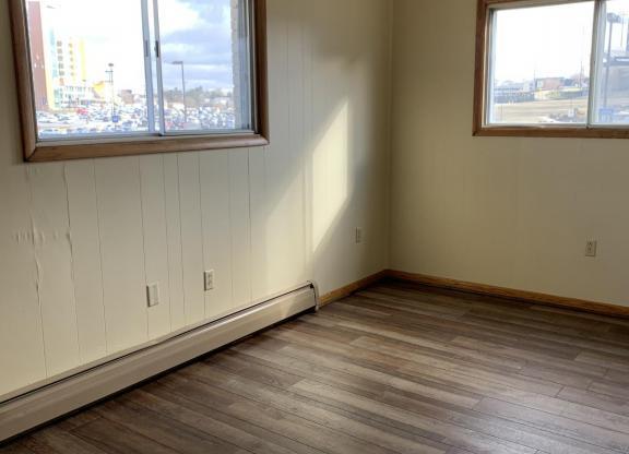 2 beds, 1 bath, 900 sqft, $900