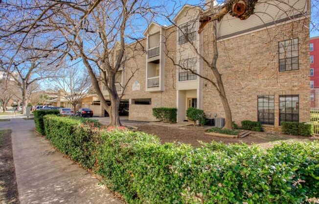 Quiet 2/2 Furnished Condo in West Campus