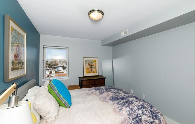 CoHi - Spacious One Bed Condo