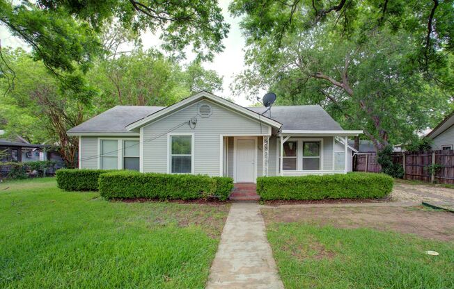 Coming Soon! 3 BD, 1 BA Cleburne Home for Lease!