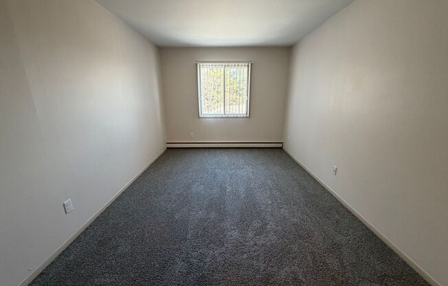 1 bed, 1 bath, $815, Unit 16