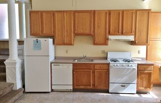 1 bed, 2 baths, $740, Unit 4-Front