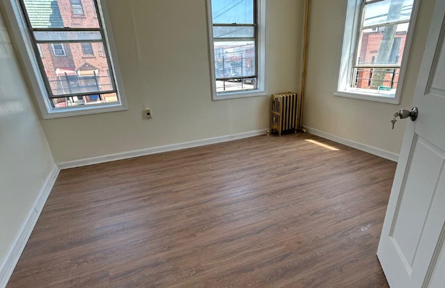 734 E 43 ST