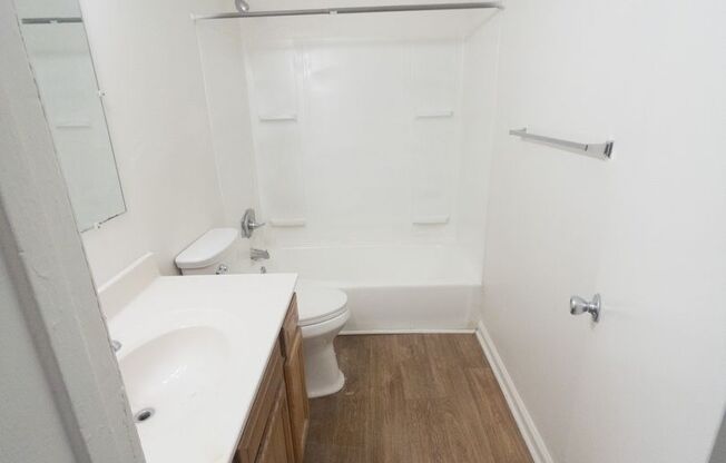 2 beds, 1.5 baths, 1,002 sqft, $1,288, Unit 688