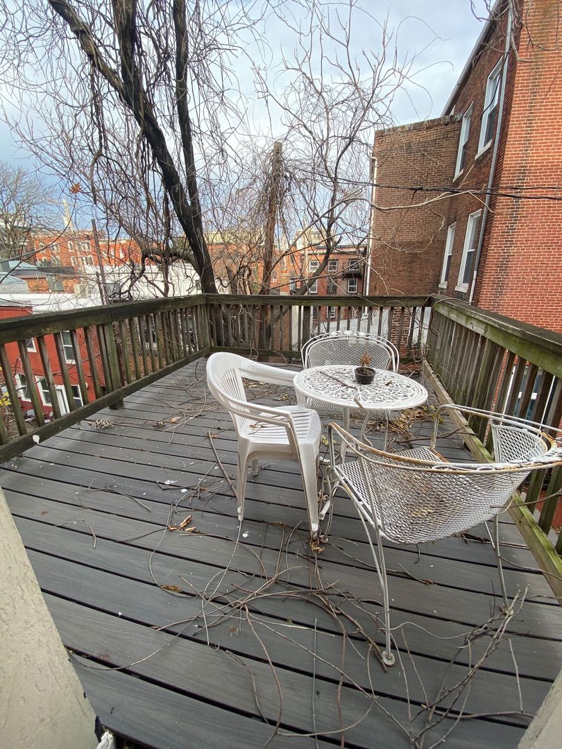 24 E. Mount Vernon Place
