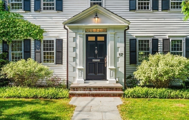 17 MONTROSE ST