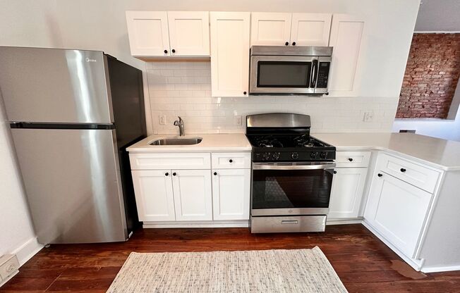 3 beds, 1 bath, 1,000 sqft, $1,400, Unit Unit 2
