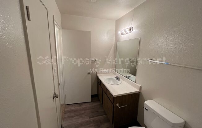 2 beds, 1 bath, 877 sqft, $1,150, Unit 263