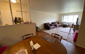 2 beds, 1 bath, $925, Unit 206