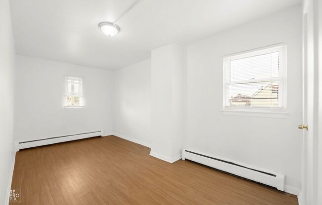 1426 S CICERO AVE