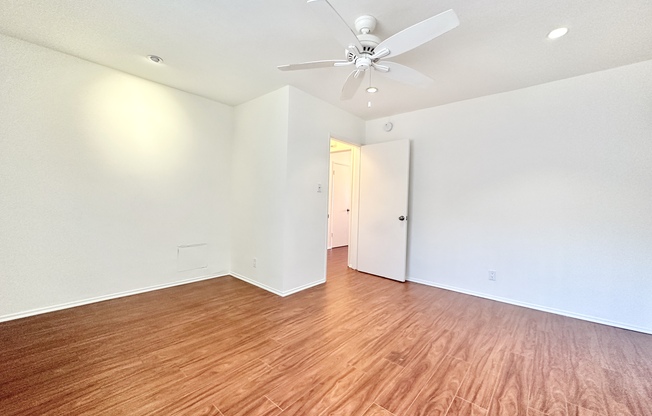 1446 S CANFIELD AVE