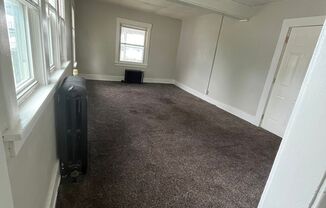 1 bed, 1 bath, $800, Unit #4