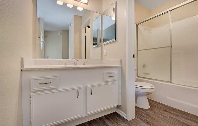 Bathroom with bathtub at LAKE DIANNE, Santa Ana