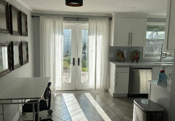 9208 N 28 ST