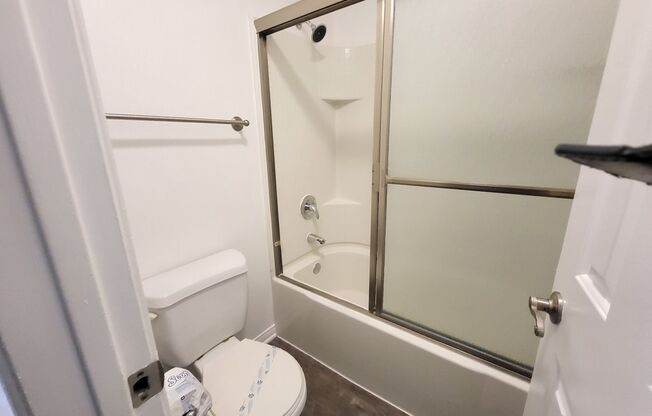 2 beds, 2 baths, 950 sqft, $2,905, Unit 1541K