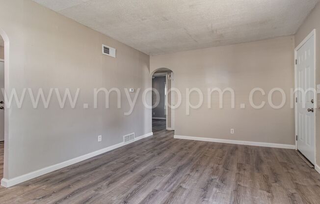 2 Bedroom / 1 Bathroom GEM! | Near Offutt Air Force Base