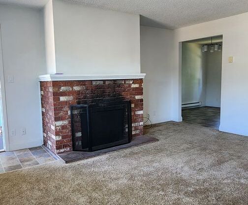 2 beds, 1 bath, $1,345