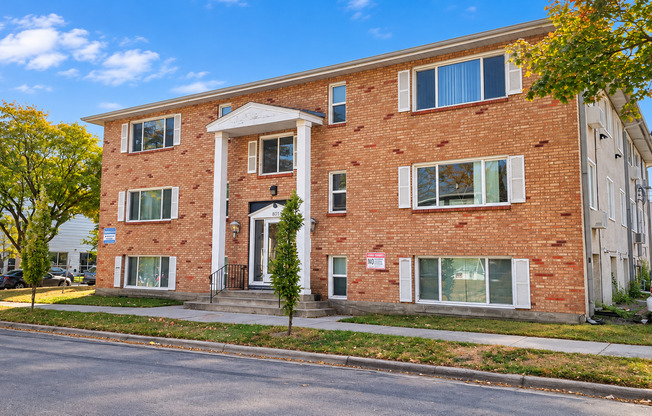 Welcome to Aldrich Apartments – Comfortable Living, Convenient Minneapolis Location!