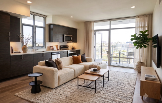 2 beds, 2 baths, 930 sqft, $4,095, Unit 718