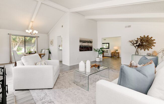 4bd/2ba Single Story Home In Hennie Hills Oceanside!