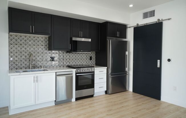 1 bed, 1 bath, 605 sqft, $2,495, Unit 120